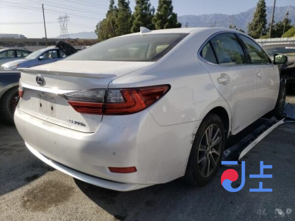 2016 Lexus ES300H White — JTHBW1GG0H2138409 - Image 4