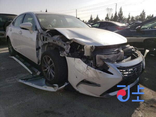 2016 Lexus ES300H White — JTHBW1GG0H2138409 - Image 5
