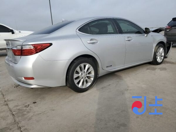 2014 Lexus ES300H Silver — JTHBW1GG8E2073417 - Image 4