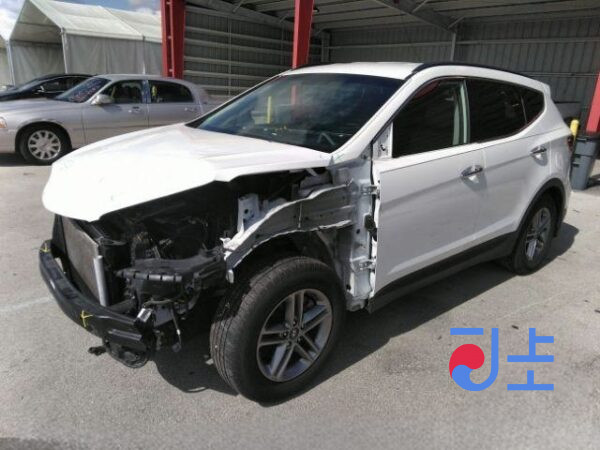 2018 Hyundai SantaFe White - KMHS581ADKU089760