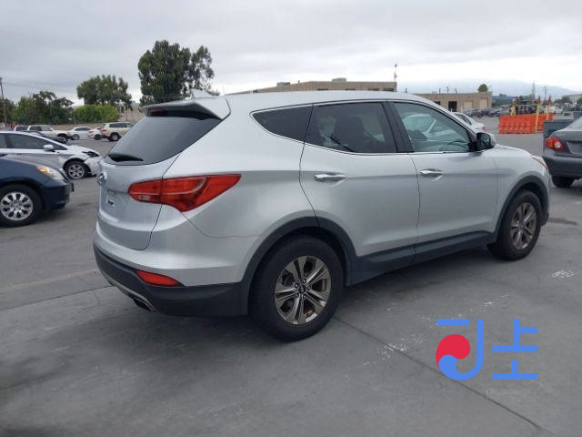 2016 Hyundai SantaFe Silver - KMHSW81UBGU632823 - Image 4