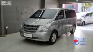 2013 Hyundai Grand Starex Diesel  Van 3  Seats CVX  Luxury - KMFWBX7KBDU534553