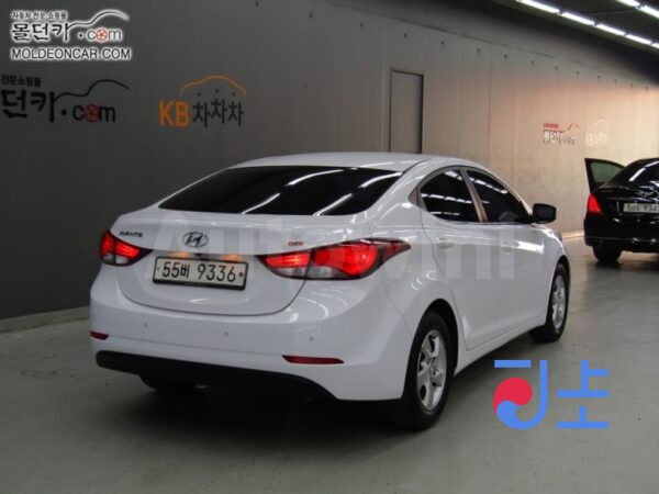 2014 Hyundai The New Avante 1.6 GDi  Style - KMHDG41DBFU266959 - Image 2