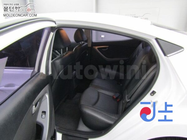2014 Hyundai The New Avante 1.6 GDi  Style - KMHDG41DBFU266959 - Image 8