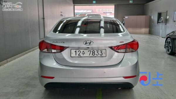 2015 Hyundai The New Avante 1.6 GDi  Smart - KMHDG41DBFU373300 - Image 4
