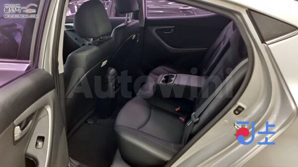 2015 Hyundai The New Avante 1.6 GDi  Smart - KMHDG41DBFU373300 - Image 8