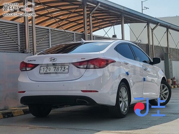 2015 Hyundai The New Avante 1.6 GDi  Mordern - KMHDG41DBFU384802 - Image 2