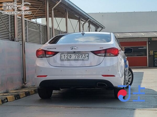 2015 Hyundai The New Avante 1.6 GDi  Mordern - KMHDG41DBFU384802 - Image 4