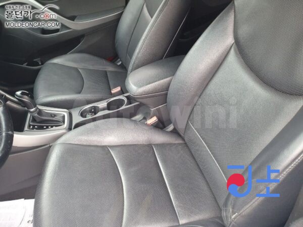 2015 Hyundai The New Avante 1.6 GDi  Mordern - KMHDG41DBFU428513 - Image 9