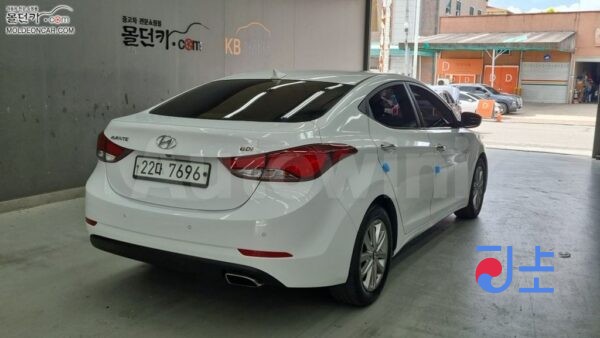 2015 Hyundai The New Avante 1.6 GDi  Mordern - KMHDG41DBGU504007 - Image 2
