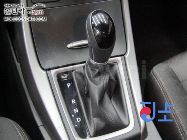 2014 Hyundai The New Avante 1.6 VGT  Style - KMHDG41UBEU173481 - Image 9
