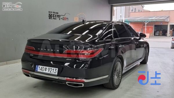 2021 Genesis G90 3.8 GDi AWD  Luxury - KMHG141DDMU093987 - Image 2