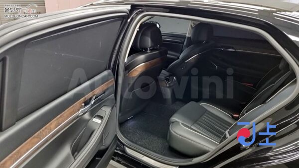 2021 Genesis G90 3.8 GDi AWD  Luxury - KMHG141DDMU093987 - Image 8