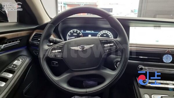 2021 Genesis G90 3.8 GDi AWD  Luxury - KMHG141DDMU093987 - Image 9