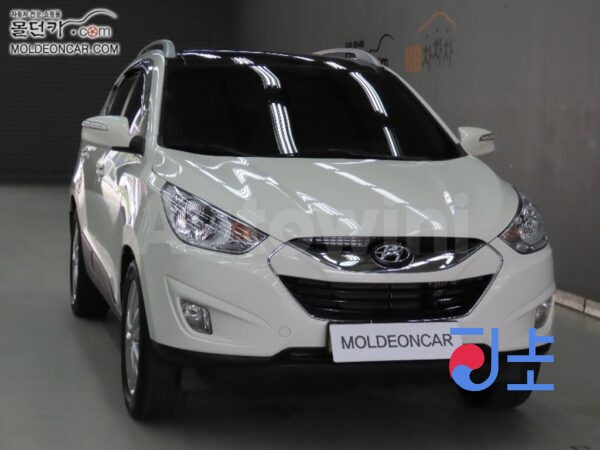 2010 Hyundai Tucson ix Diesel e-VGT R2.0 2WD LX20  Smart   Package - KMHJU81VBBU137832 - Image 2