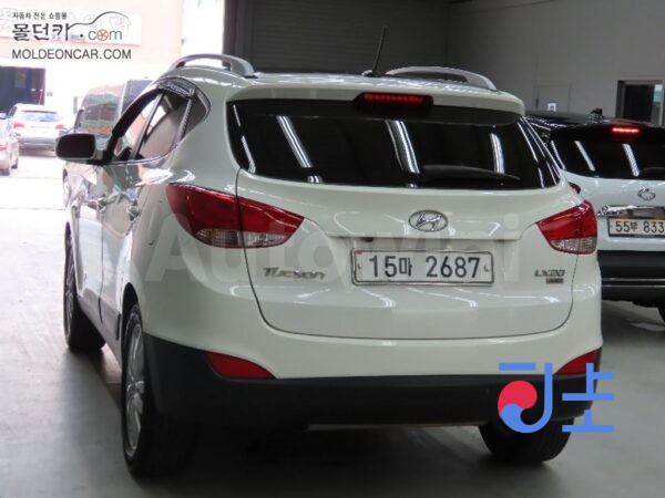 2010 Hyundai Tucson ix Diesel e-VGT R2.0 2WD LX20  Smart   Package - KMHJU81VBBU137832 - Image 4