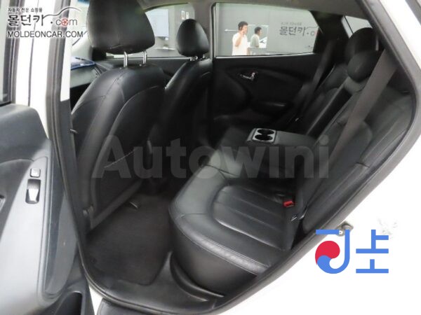 2010 Hyundai Tucson ix Diesel e-VGT R2.0 2WD LX20  Smart   Package - KMHJU81VBBU137832 - Image 8