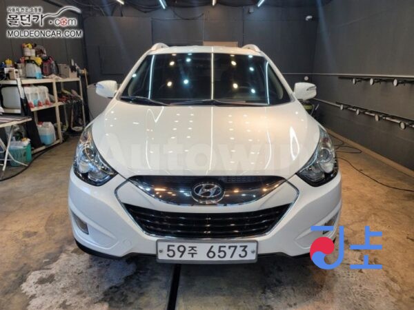 2012 Hyundai Tucson ix Diesel e-VGT R2.0 2WD LX20  Luxury - KMHJU81VBDU588890 - Image 2