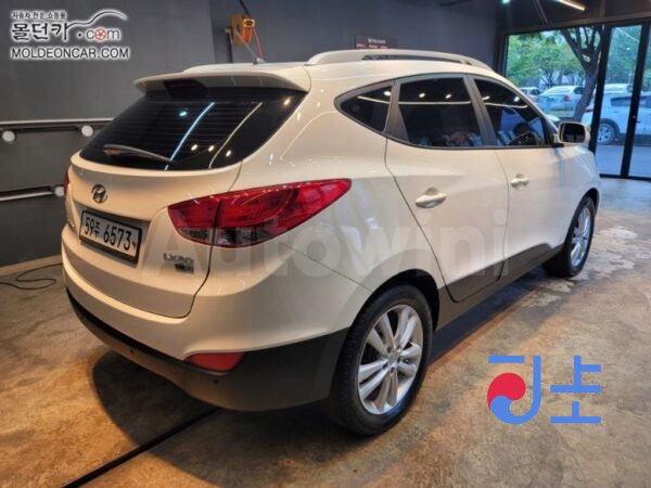 2012 Hyundai Tucson ix Diesel e-VGT R2.0 2WD LX20  Luxury - KMHJU81VBDU588890 - Image 9