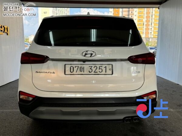 2018 Hyundai SantaFe TM 2.0  Diesel 2WD 5  Seats  Exclusive - KMHS281BBKU002038 - Image 4