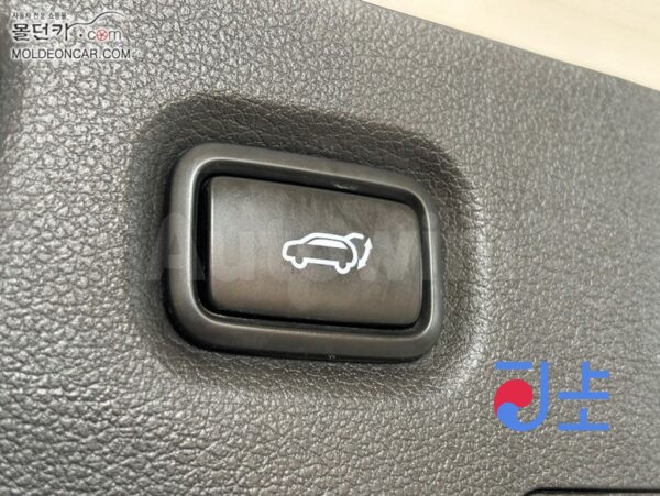 2018 Hyundai SantaFe TM 2.0  Diesel 2WD 5  Seats  Exclusive - KMHS281BBKU002038 - Image 8