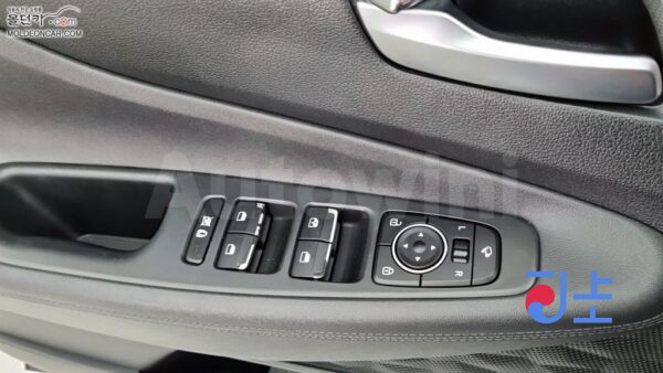 2018 Hyundai SantaFe TM 2.0  Diesel 2WD 5  Seats  Mordern - KMHS281BBKU054383 - Image 8