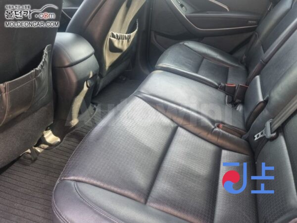 2012 Hyundai SantaFe DM R2.0 e-VGT 2WD 5  Seats  Premium - KMHSW81UBDU017312 - Image 5