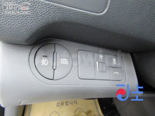 2016 Hyundai Grand Starex Diesel  Wagon 12  Seats  Smart - KMJWA37KBHU832575 - Image 10