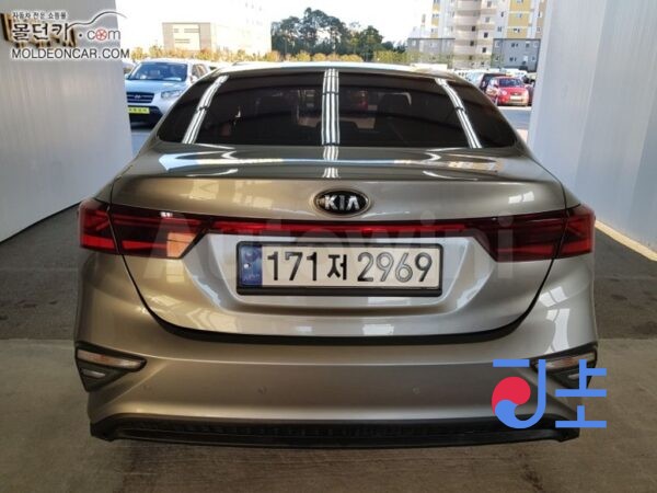 2020 Kia All NEW K3 G1.6  Trendy - KNAF141BELA902285 - Image 4