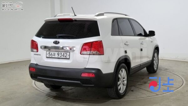2011 Kia Sorento R Diesel 2.0 2WD TLX  Luxury - KNAKU815BCA240489 - Image 2