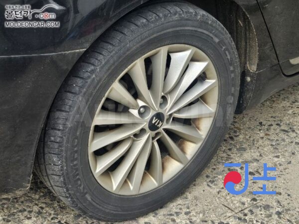 2017 Kia All New K7 3.0 LPI  Luxury - KNALC418BHA096347 - Image 10