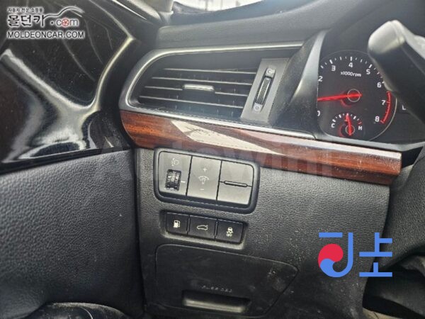 2017 Kia All New K7 3.0 LPI  Luxury - KNALC418BHA096347 - Image 9