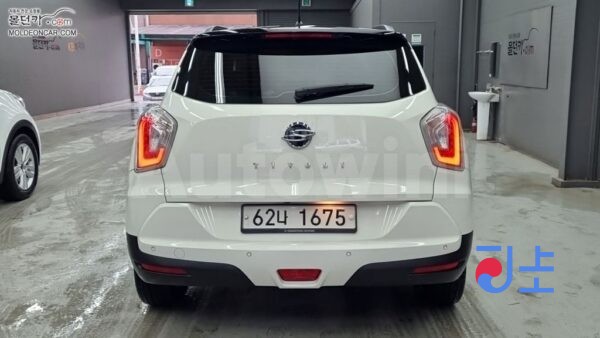 2017 KGM (Ssangyong) Tivoli Armour 1.6 2WD VX - KPBXH3AR1JP193471 - Image 4