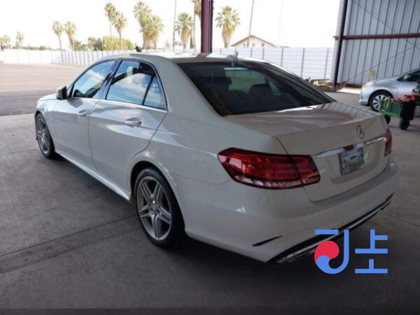 2014 Mercedes-Benz E220 White — WDDHF0CB6FB095455 - Image 2