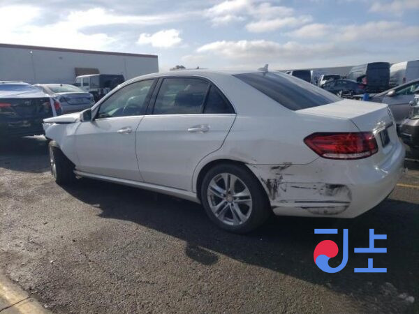 2014 Mercedes-Benz E250 4Matic White — WDDHF8CB8EA903114 - Image 2