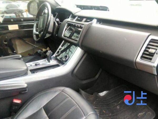 2018 Range Rover Sport Black — SALWA2BK6KA422149 - Image 5