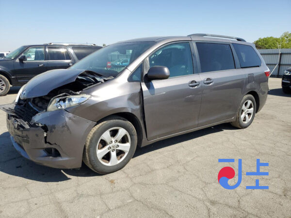 2014 Toyota Sienna 4WD Gray — 5TDDK3DC6FS094828