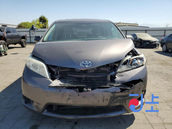 2014 Toyota Sienna 4WD Gray — 5TDDK3DC6FS094828 - Image 6