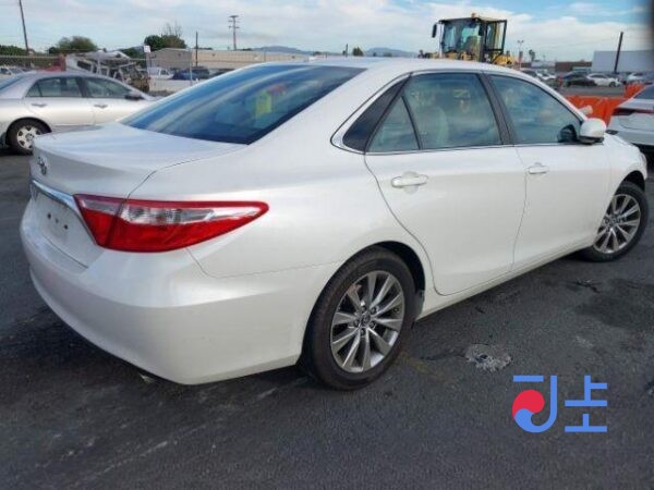 2017 Toyota Camry White 2.5L — JTNB11HK2J3039847 - Image 3