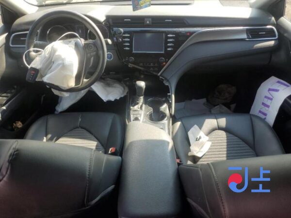 Toyota Camry 2018 White 2.5L — AXVH70-1032736 - Image 6
