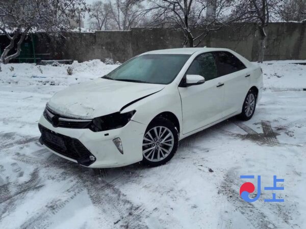 2015 Toyota Camry Hybrid White — AVV50-1051112