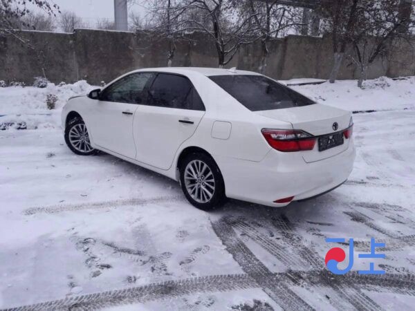 2015 Toyota Camry Hybrid White — AVV50-1051112 - Image 2