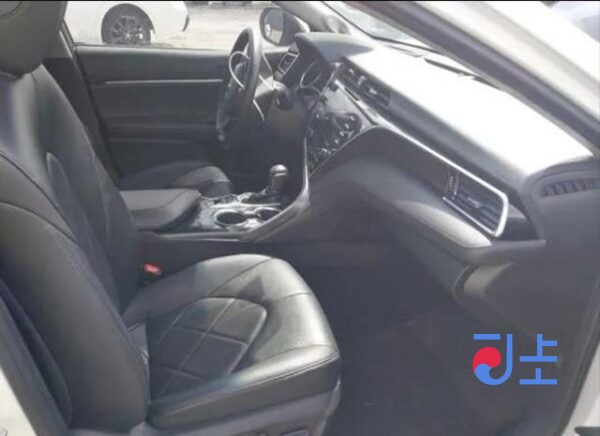 2017 Toyota Camry Hybrid White — AXVH70-1005606 - Image 6