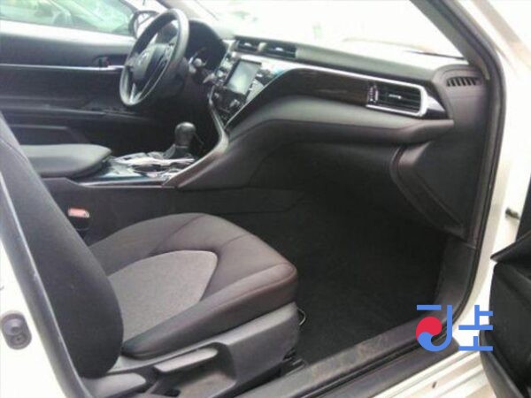 2017 Toyota Camry Hybrid White — AXVH70-1009419 - Image 6
