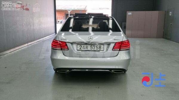 2016 Mercedes Benz E Class W212 E250  Bluetech 4MATIC  Avant-Grade - WDDHF9HB2GB306844 - Image 4
