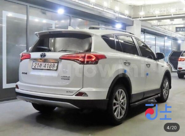 Toyota RAV4 Hybrid 2018 WHITE  — JTMWRREV90D078231 - Image 3