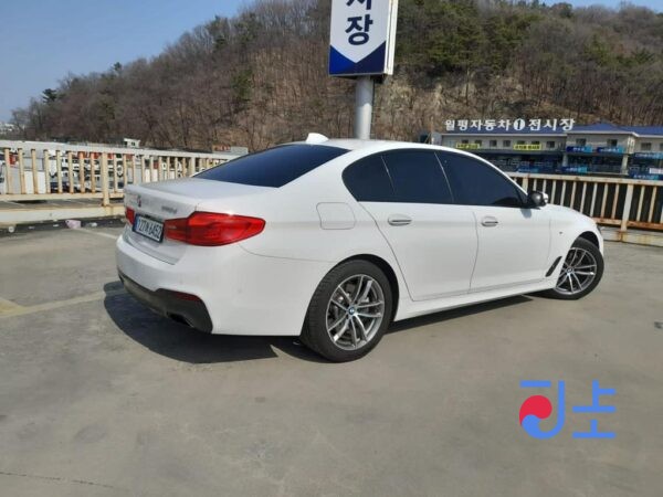 BMW Series 5 XDrive 2017 White — WBAJC5109HWA87719 - Image 4
