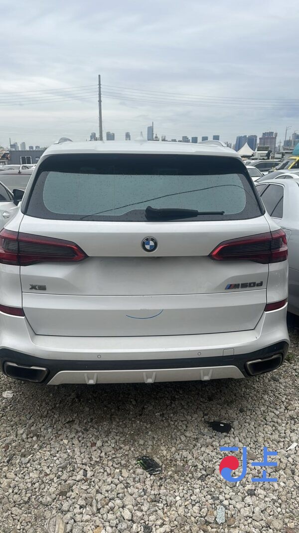 BMW X5 M50d 2019 White — WBACV0104KLK62776 - Image 4