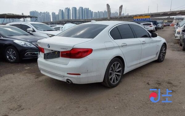 BMW 520d Series 2017 White — WBAJC310XJG993993 - Image 3
