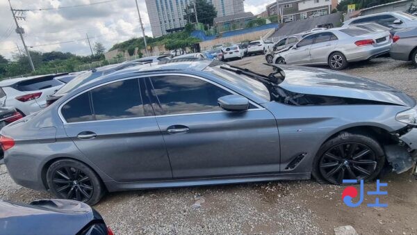 BMW 520d Series 2018 Gray — WBAJC3102HWB59803 - Image 4